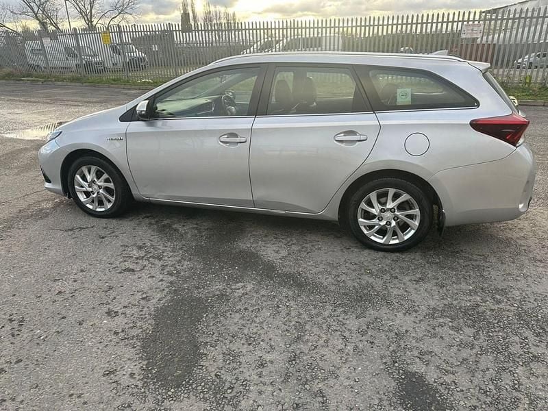Used Toyota Auris Hybrid 2015 Silver Estate