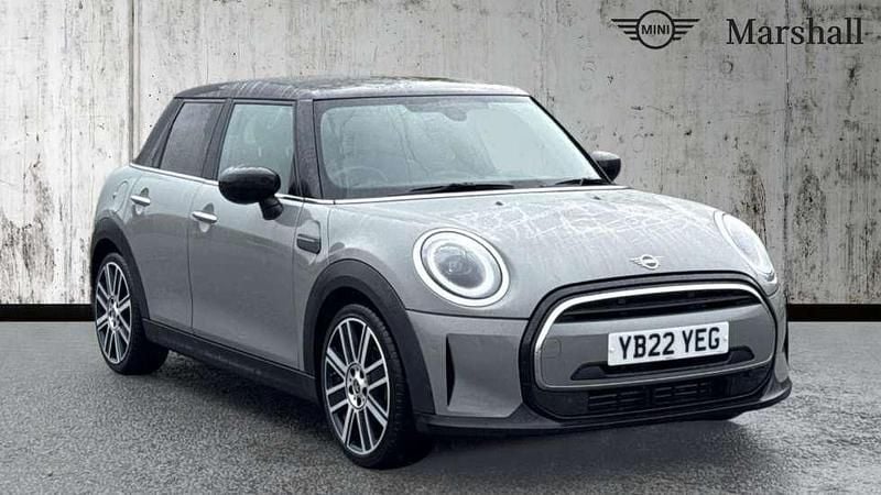 Moonwalk grey Used 2022 Mini Cooper Exclusive Hatchback | £17,993 (Fair price) - Image 1/4