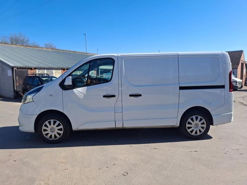 Used Renault Trafic Business 2017 White MPV