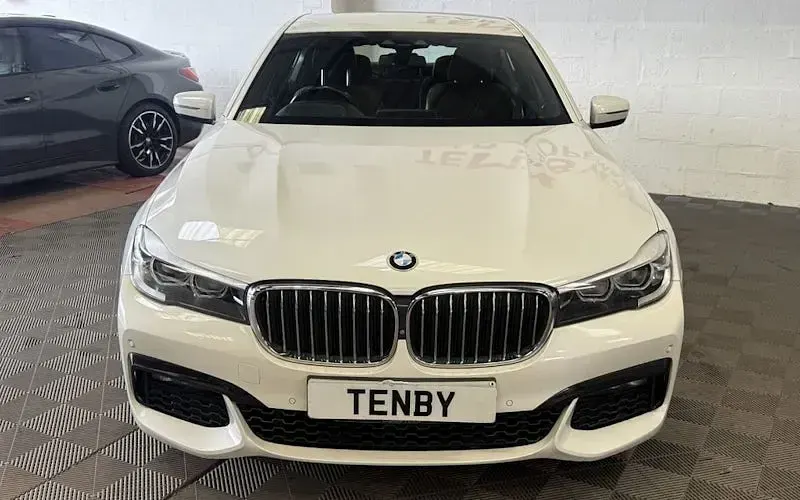 Used BMW 740 M Sport 320 HP (235 kW) 2019 Sedan