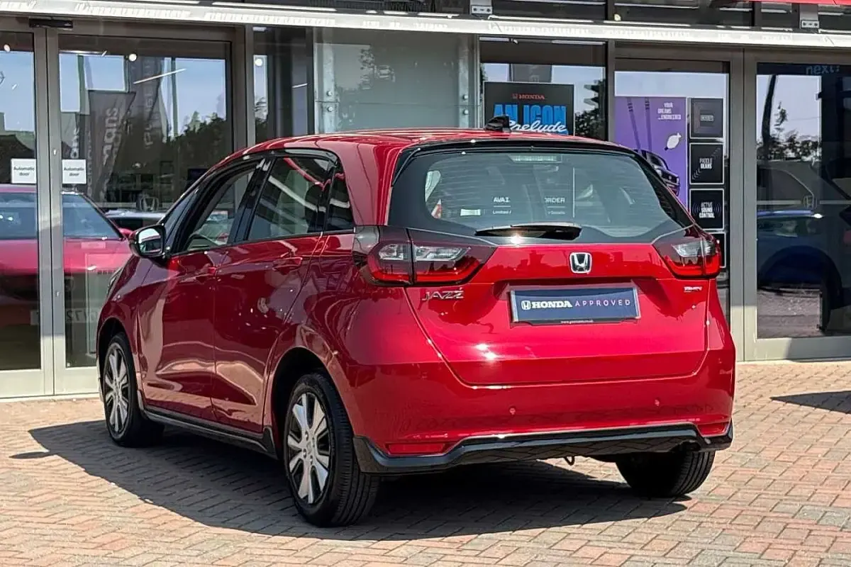 Used Honda Jazz Hybrid 109 HP (80 kW) 2021 Red Hatchback