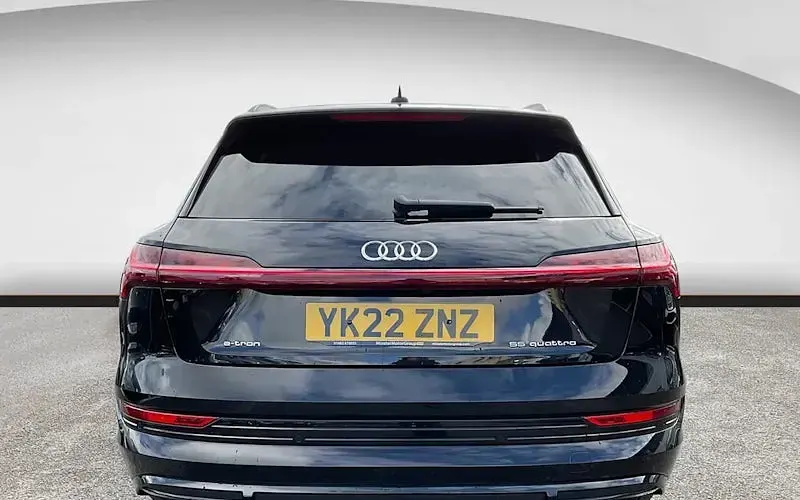 Usado Audi e-tron Black Edition 300 kW (408 CV) 2022 Negro SUV