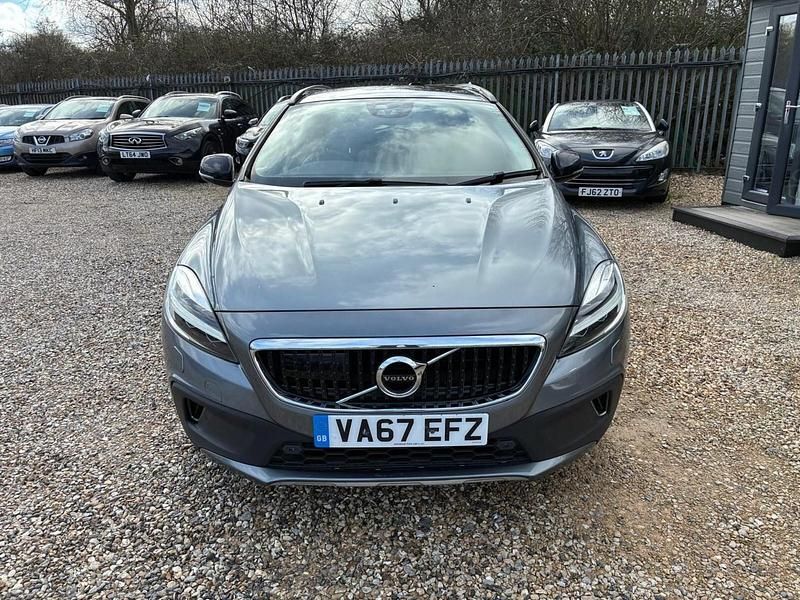 Begagnad Volvo V40 Pro 2018 Grå Halvkombi