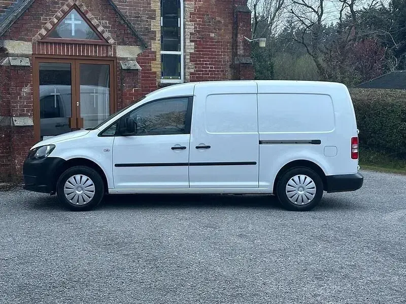 Usado VW Caddy Startline 102 HP (75 kW) 2014 Branco Monovolume