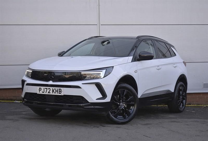 Used Vauxhall Grandland X GS Line 130 HP (95 kW) 2022 White SUV