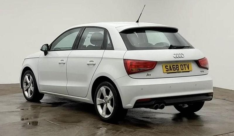 Used Audi A1 Sportback Sport 125 HP (91 kW) 2018 White Hatchback