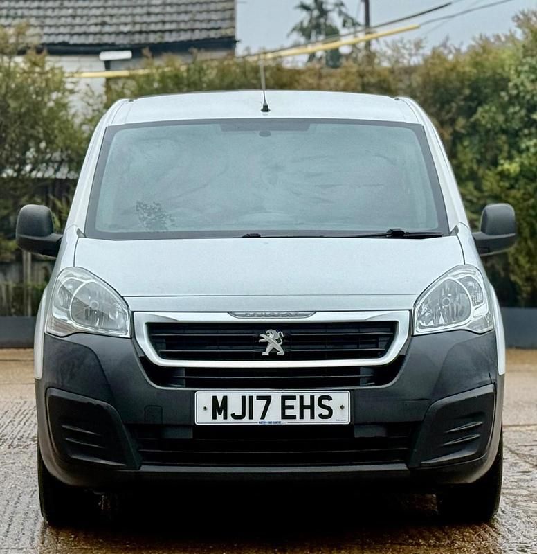Used Peugeot Partner S 2017 White