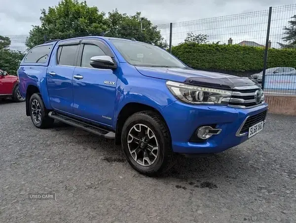 Used Toyota HiLux 150 HP (110 kW) 2018 Blue Pickup