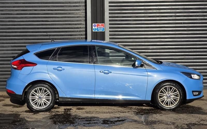 Used Ford Focus Zetec 125 HP (91 kW) 2017 Hatchback