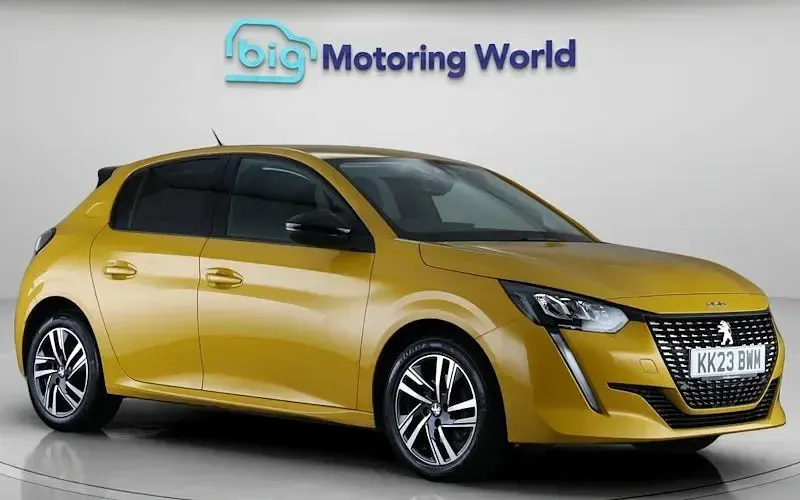 Second-hand Peugeot 208 Allure+ 131 CP (96 kW) 2023 Hatchback
