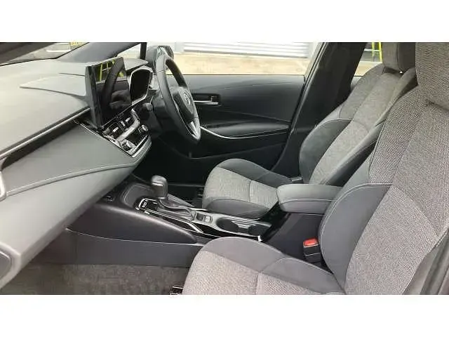 Used Toyota Corolla Design 140 HP (102 kW) 2025 Grey Hatchback