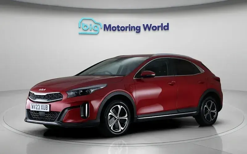 Usado Kia XCeed 141 HP (103 kW) 2023 Vermelho SUV