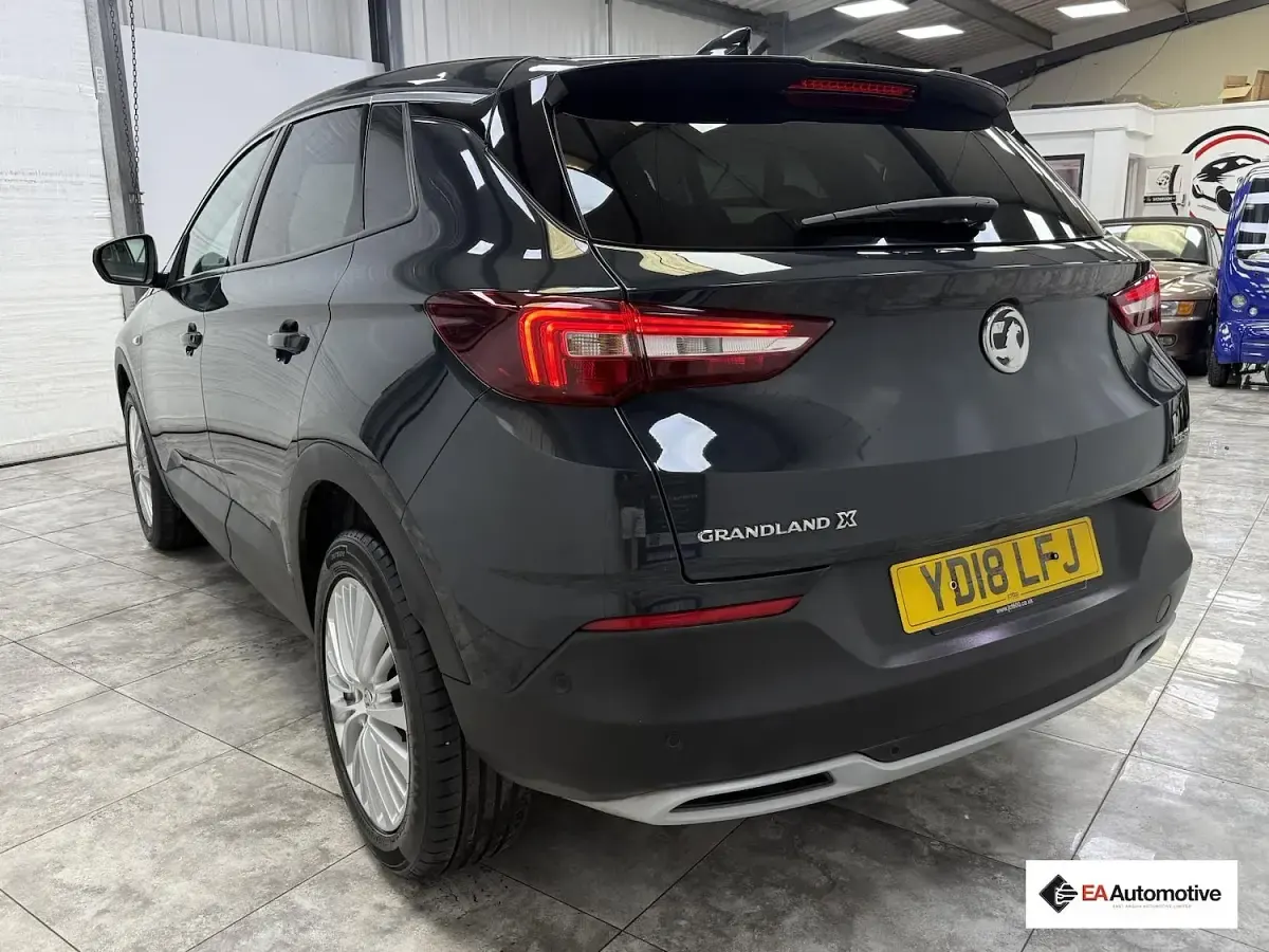 Used Vauxhall Grandland X Sport 130 HP (95 kW) 2018 Blue SUV