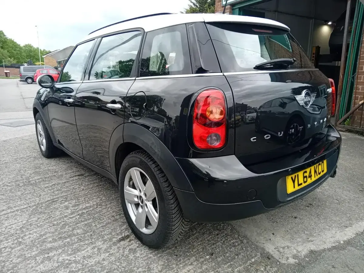 Begagnad Mini Cooper 2014 Svart Halvkombi