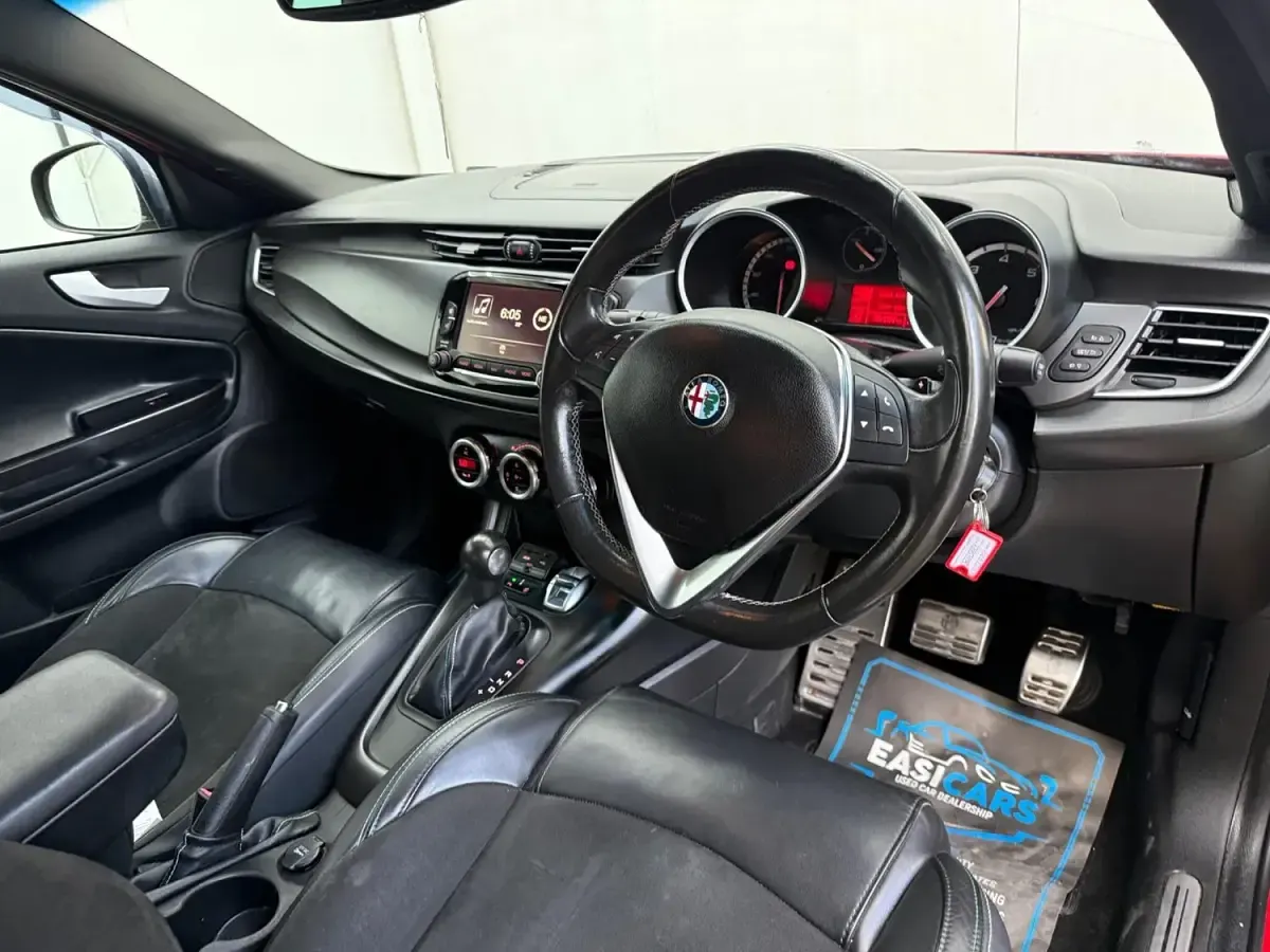 Used Alfa Romeo Giulietta Quadrifoglio Verde 175 HP (128 kW) 2015 Red Hatchback