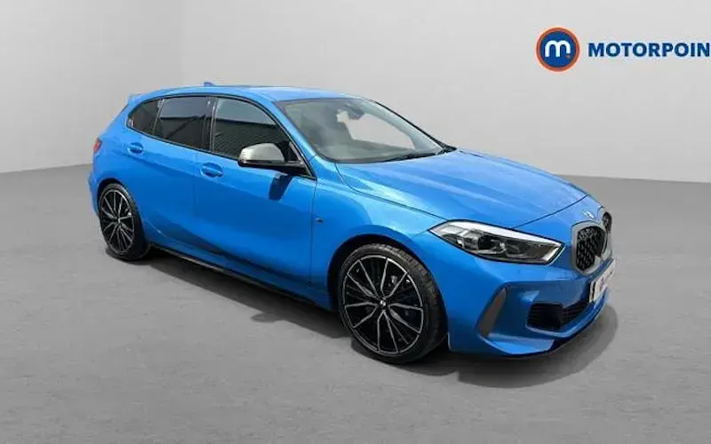 Begagnad BMW M135 306 HK (225 kW) 2023 Halvkombi