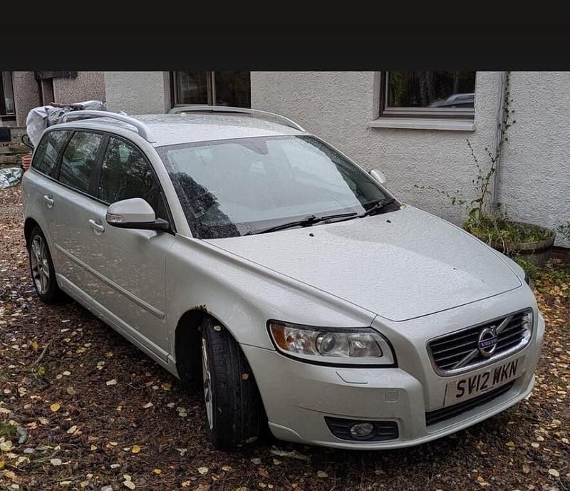Used Volvo V50 SE 150 HP (110 kW) 2012 White Estate