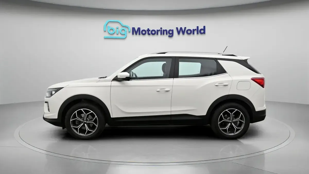Used SsangYong Korando 163 HP (119 kW) 2022 White Estate