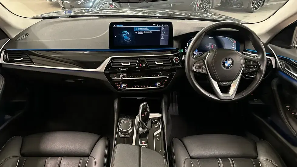 Usado BMW 530e Comfort Edition 288 HP (211 kW) 2023 Preto Sedan