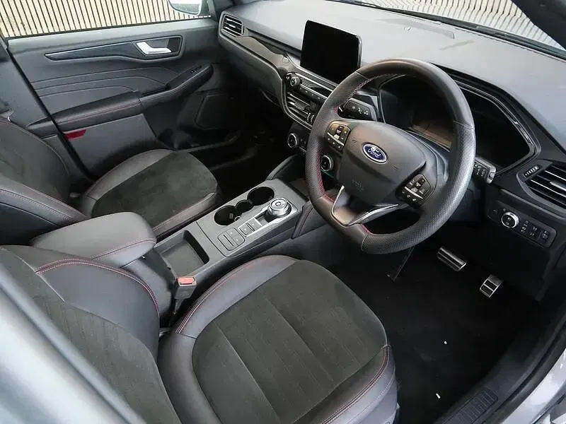 Used Ford Kuga ST-Line 190 HP (139 kW) 2023 Silver SUV