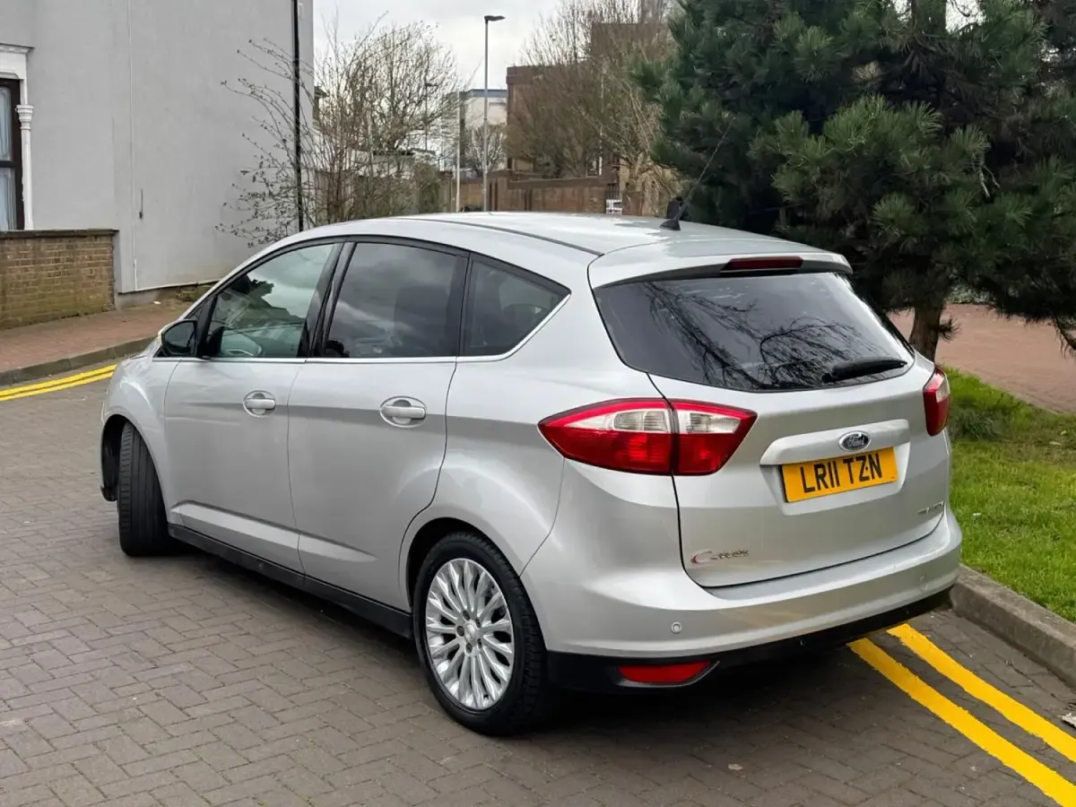 Begagnad Ford C-MAX Titanium 2011 Silver Minibuss