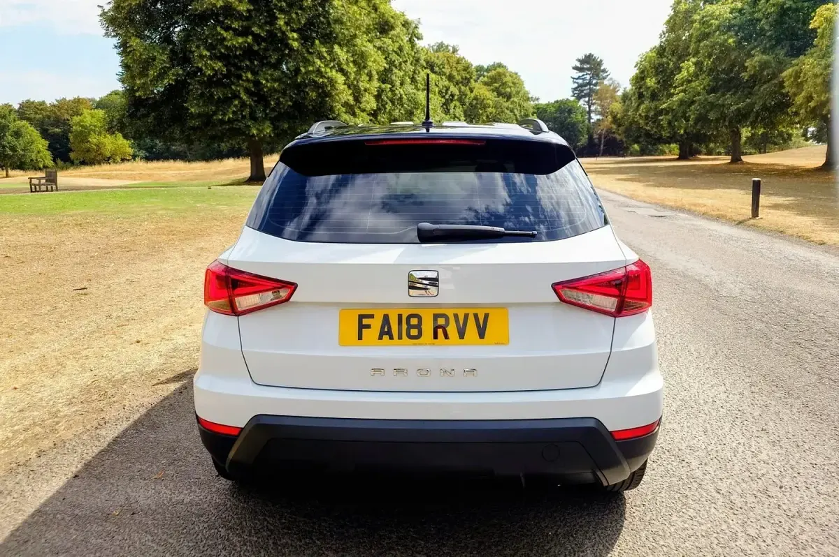 Used Seat Arona SE 115 HP (84 kW) 2018 White SUV