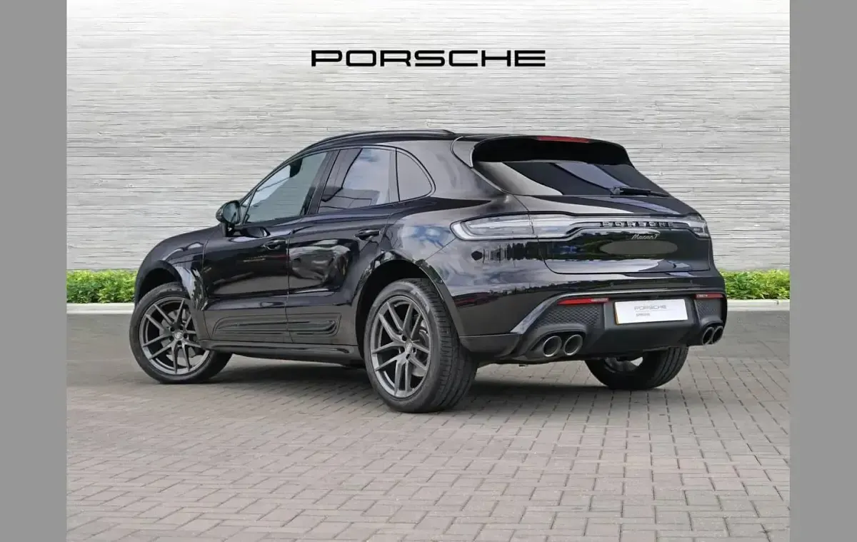 Used Porsche Macan 261 HP (191 kW) 2026 Black SUV