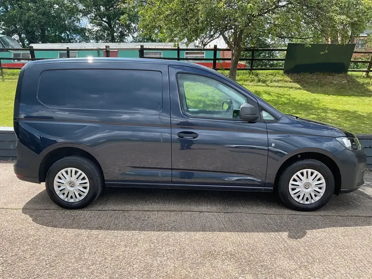 Used VW Caddy 75 HP (55 kW) 2023 Blue MPV