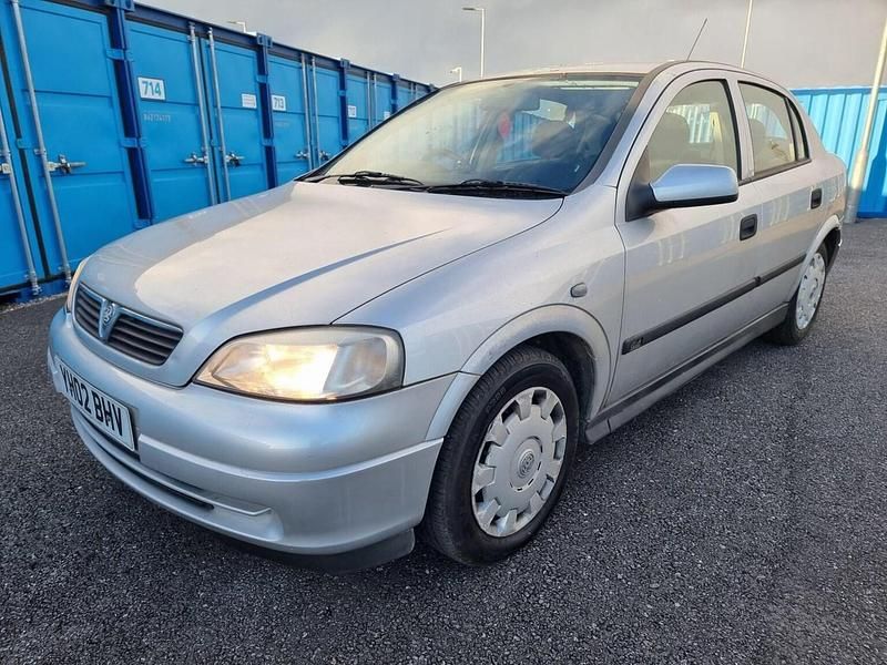 Used Vauxhall Astra Club 2002 Silver Hatchback