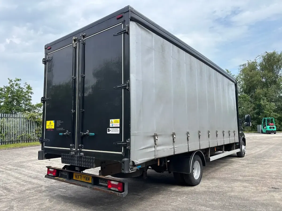 Used Iveco Daily 180 HP (132 kW) 2021 Grey