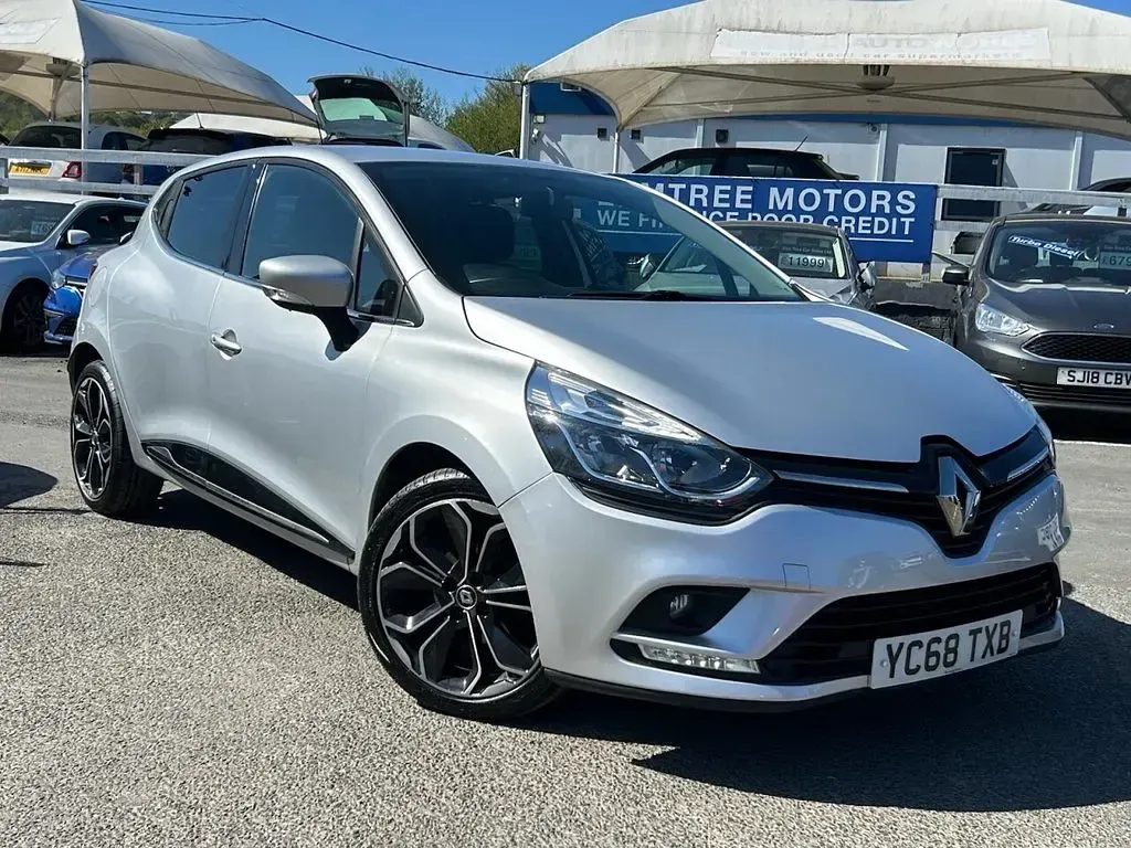 Used Renault Clio IV Iconic 2018 Silver Hatchback