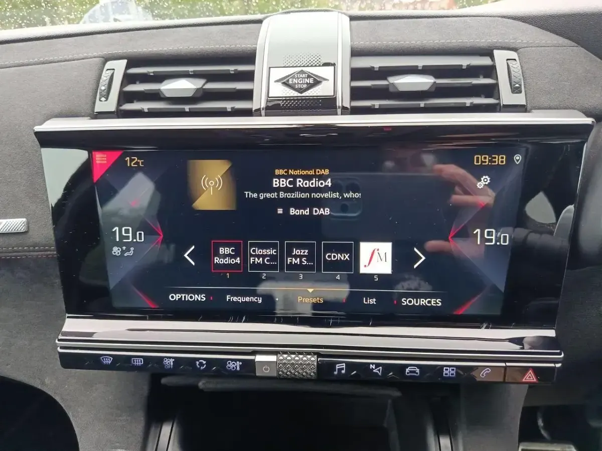 Used DS Automobiles DS7 Crossback Performance 179 HP (131 kW) 2021 White SUV