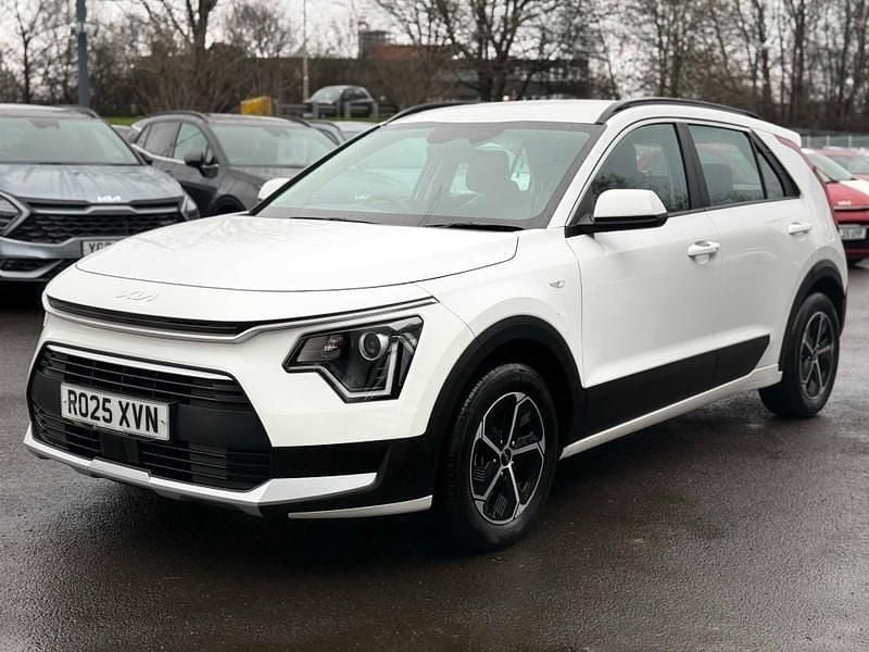 Used Kia Niro 2025 White SUV