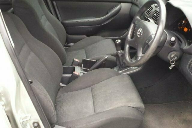 Usado Toyota Avensis 127 HP (93 kW) 2004 Citadino