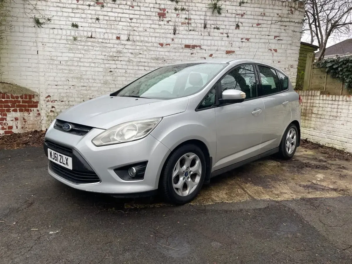 Second-hand Ford C-MAX Zetec 115 CP (84 kW) 2011 Argintiu Monovolum