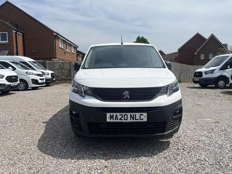 Used Peugeot Partner 2020 White MPV