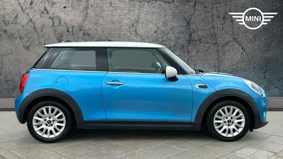 Used Mini Cooper Hatch 134 HP (98 kW) 2016 Blue Hatchback