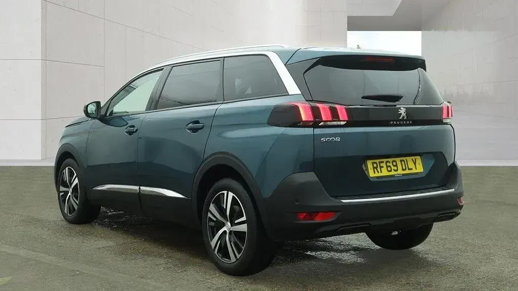 Used Peugeot 5008 Allure 130 HP (95 kW) 2020 Green SUV