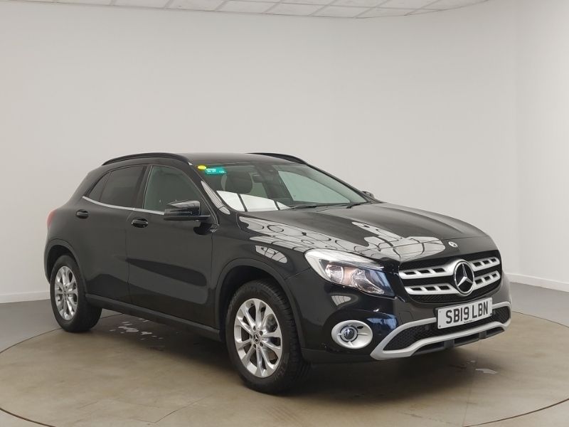 Black Used 2019 Mercedes GLA200 Executive SUV | £15,498 (Fair price) - Image 1/4
