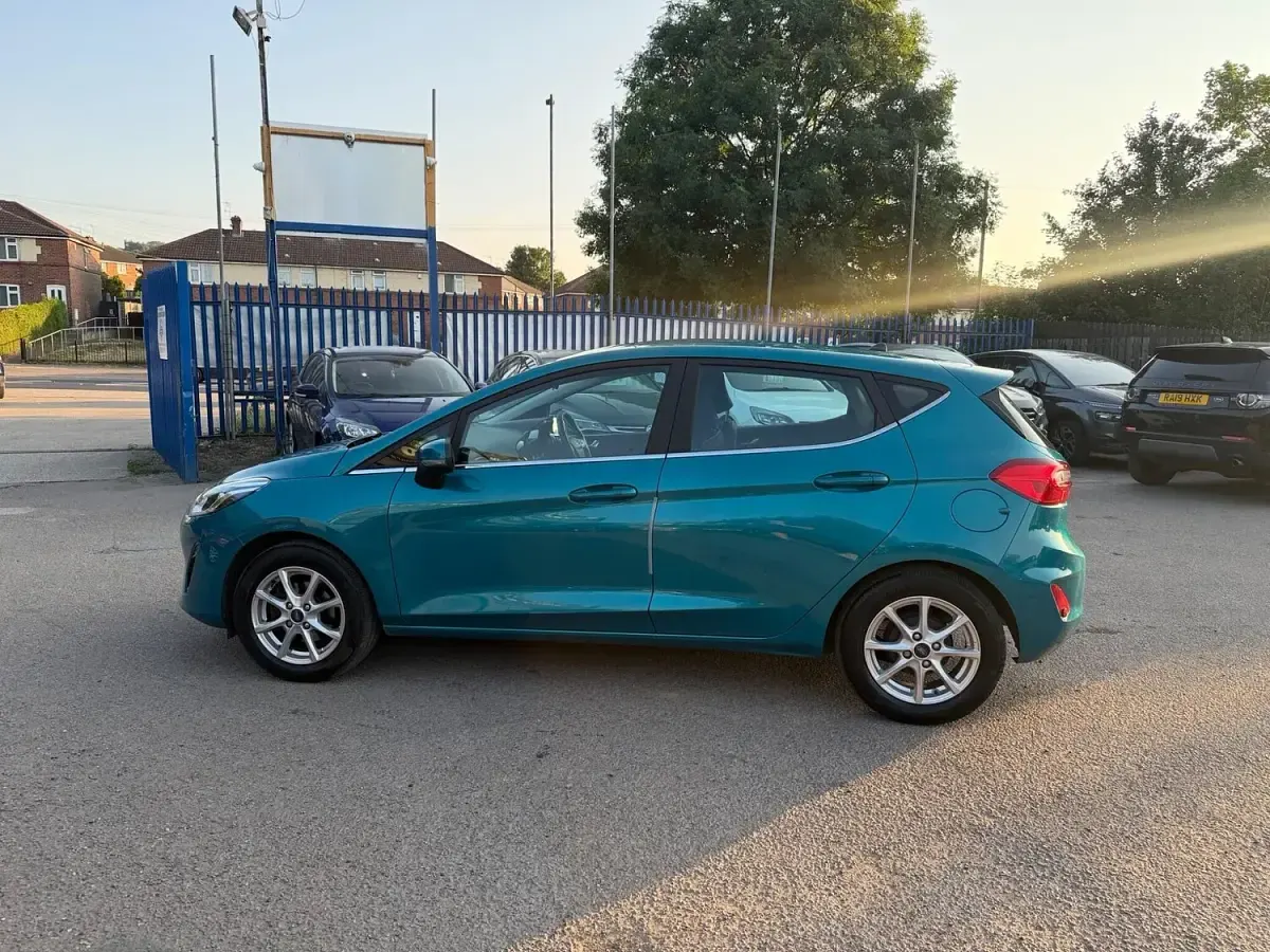 Used Ford Fiesta Zetec 2017 Blue Hatchback
