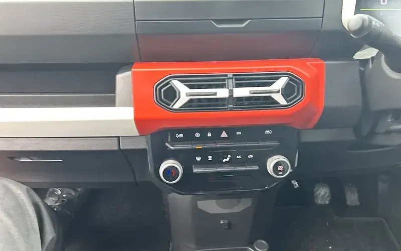 New Dacia Spring Expression 33 kW (45 HP) 2025 Red Hatchback