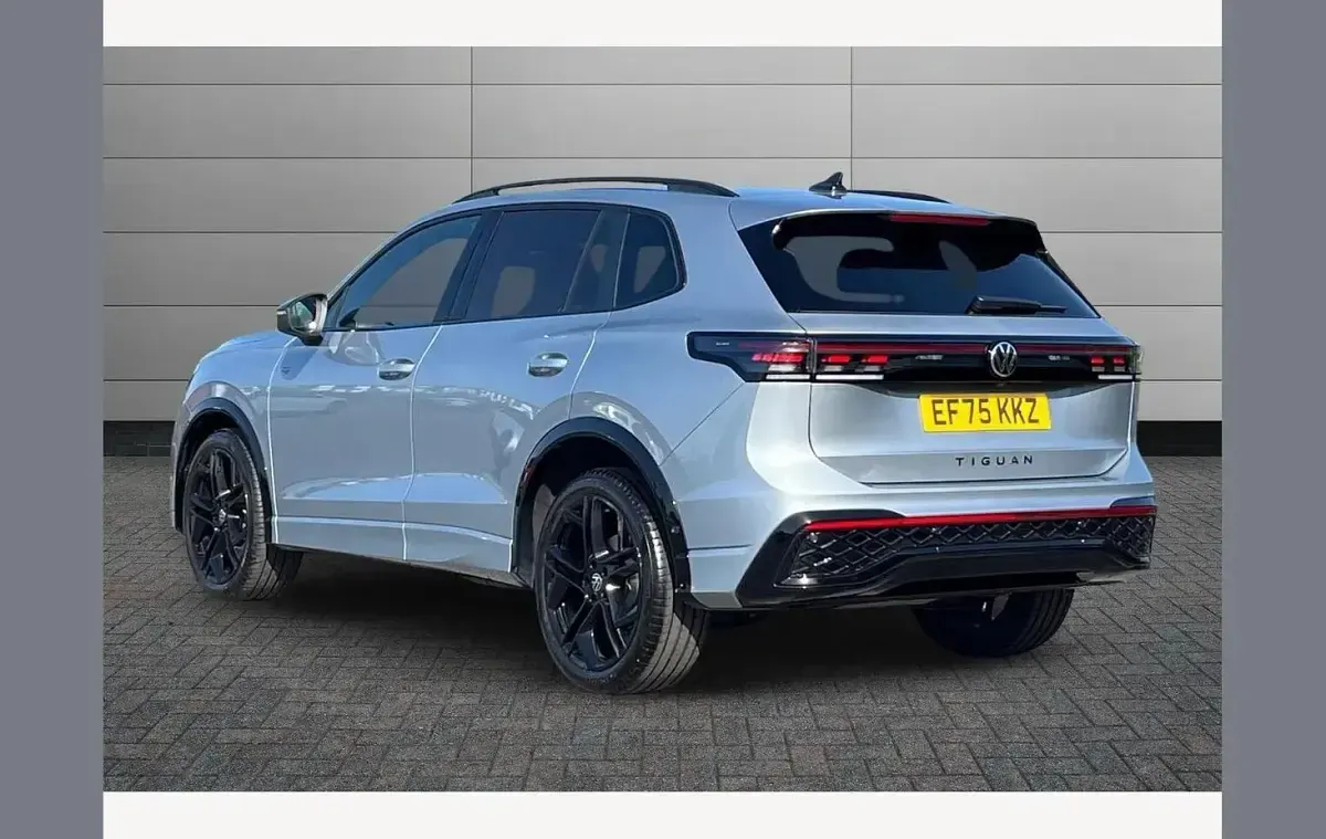 Used VW Tiguan R-line 150 HP (110 kW) 2025 Silver SUV