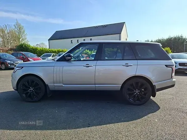 Used Land Rover Range Rover Vogue 306 HP (225 kW) 2015 Gold SUV