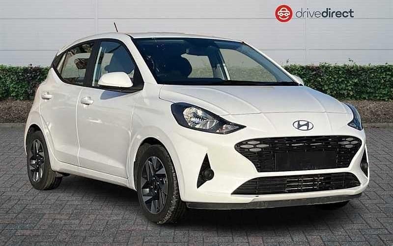 Special solid paint atlas white Used 2024 Hyundai i10 Advanced Hatchback | £12,850 (Fair price) - Image 1/4