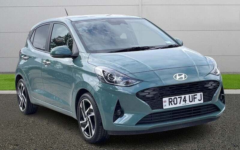 Used 2025 Hyundai i10 Premium Hatchback | £16,999 (A bit pricey) - Image 1/4