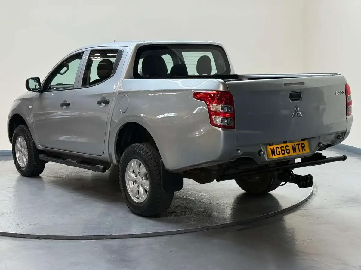 Usado Mitsubishi L200 2017 Prateado Pickup
