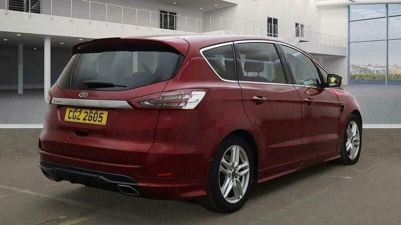 Used Ford S-MAX Sport 180 HP (132 kW) 2016 Red MPV