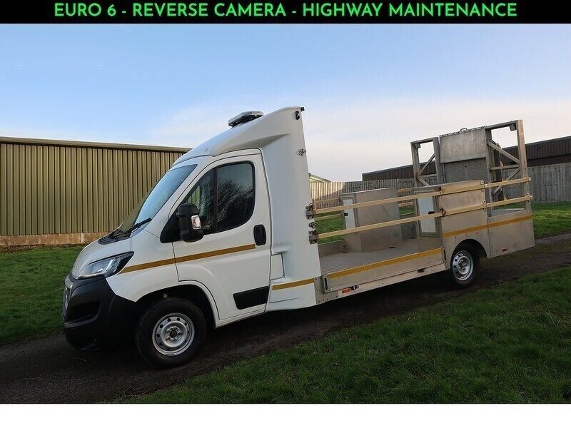 White Used 2020 Peugeot Boxer Van | £13,990 (Fair price) - Image 1/3