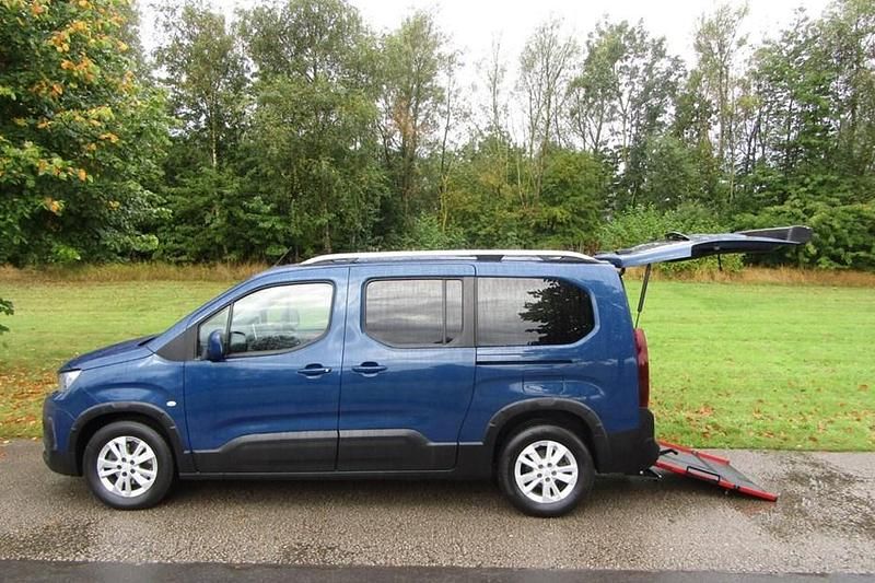Used 2019 Peugeot Rifter Allure MPV | £14,895 (Fair price) - Image 1/1