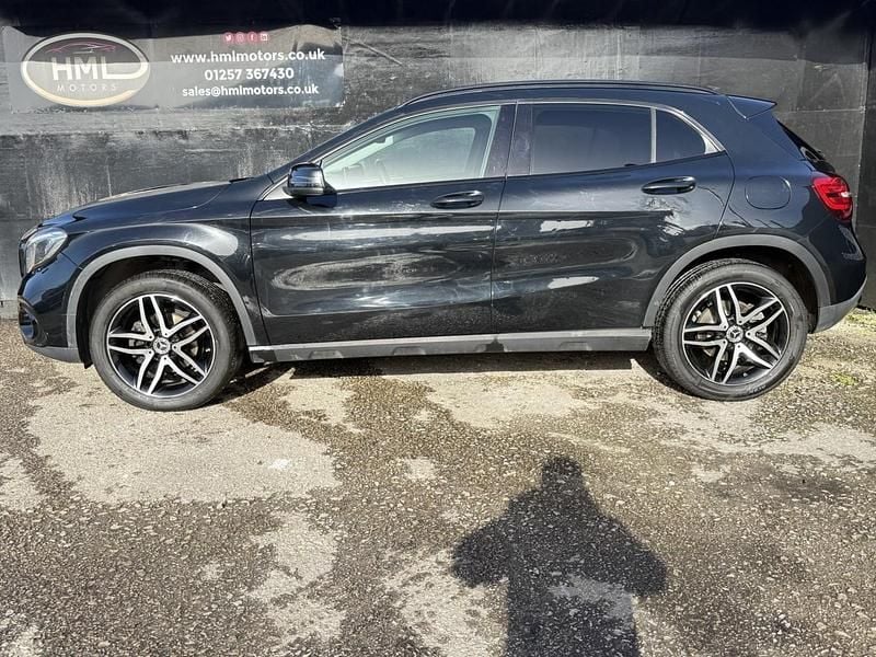 Used Mercedes GLA180 Urban 122 HP (89 kW) 2019 Black SUV